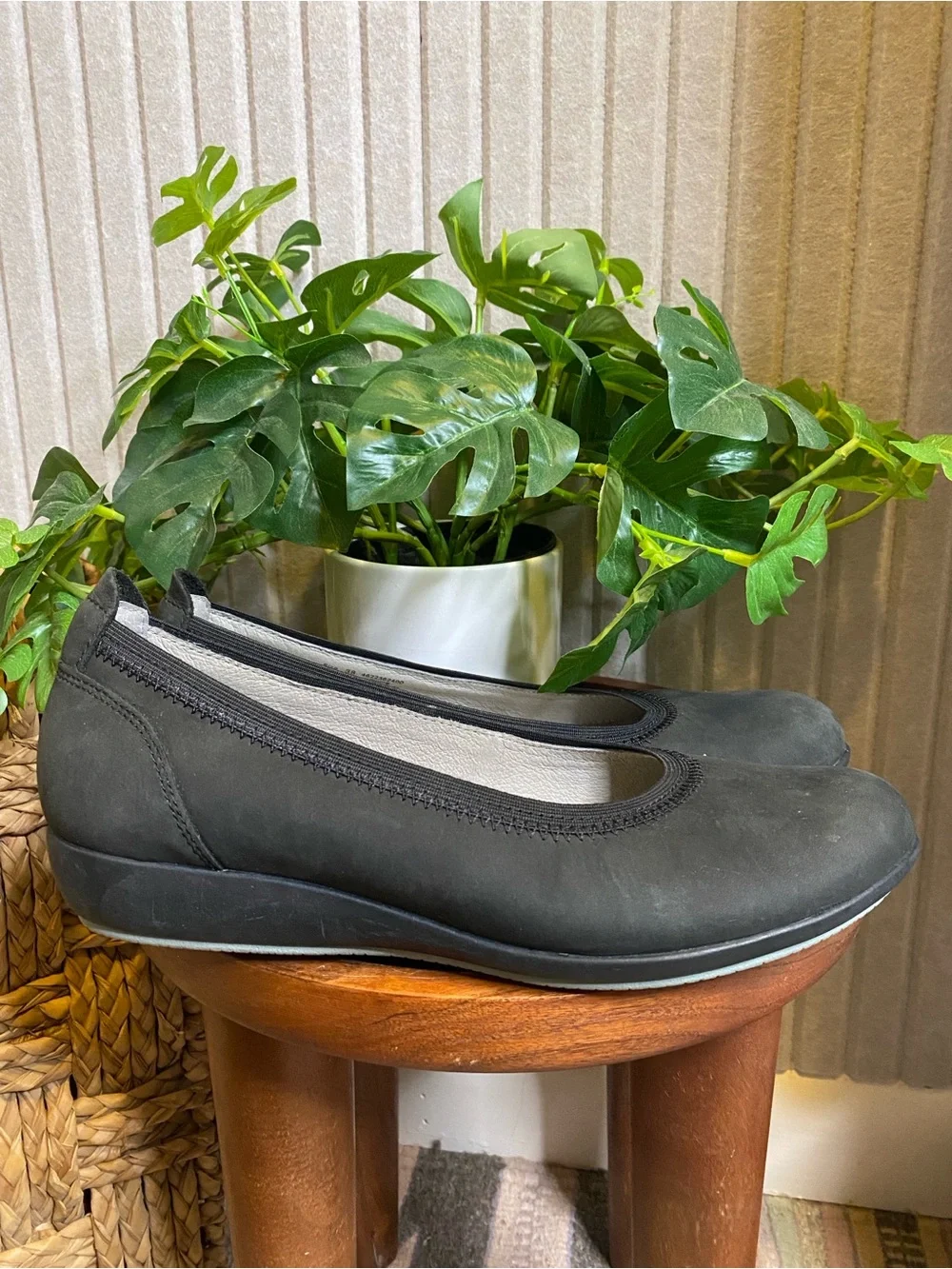 Dansko Kristen Ballet Flats Nubuck Black Leather Women's 38 US 7.5 8 Slip On